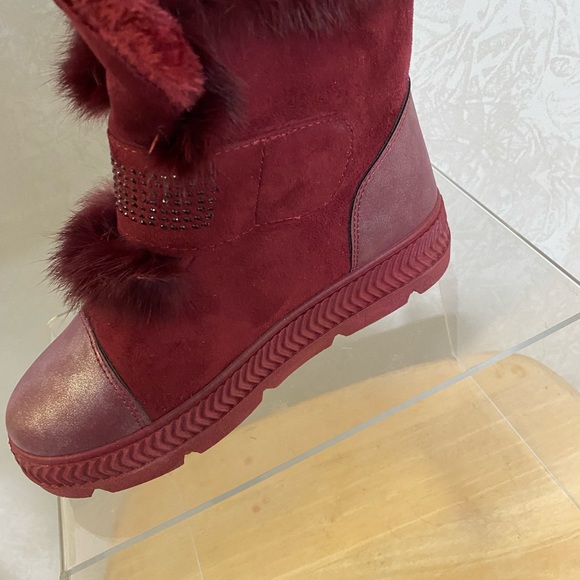 Boots - Picture 2 of 3